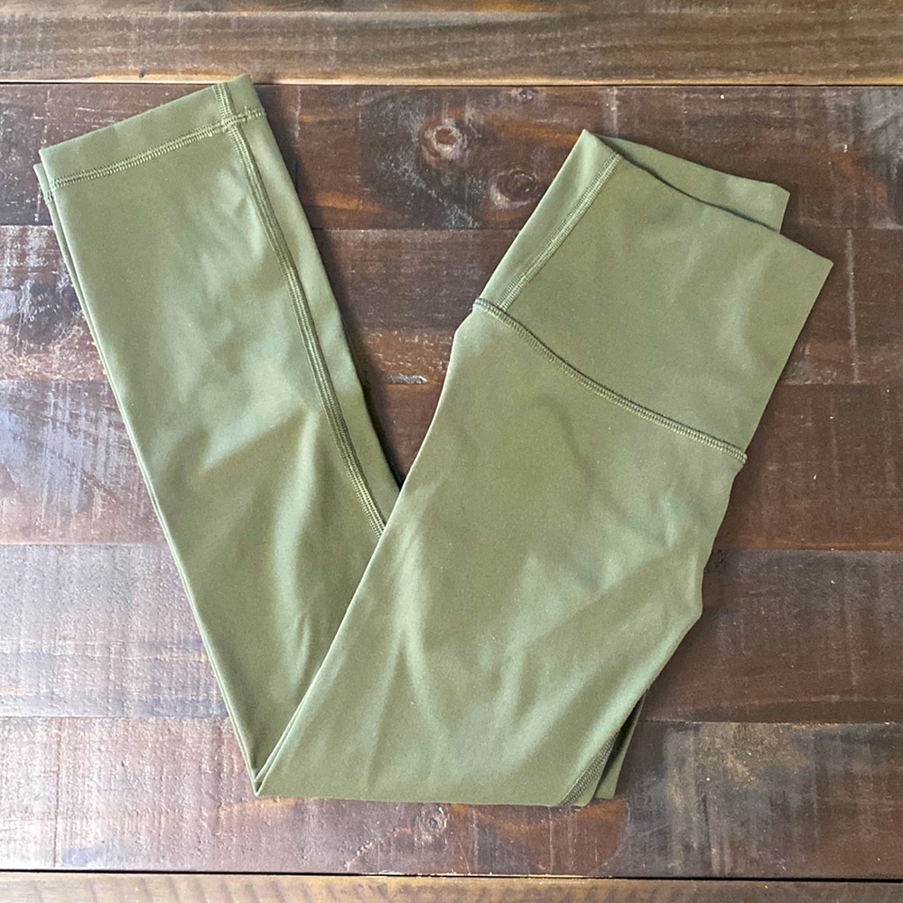 Lululemon Olive Green Crop Leggings Size 2 Inseam 20”
